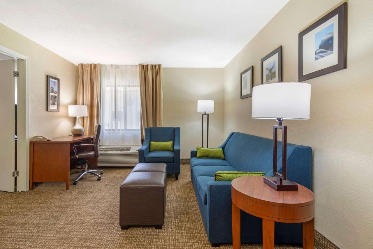 Comfort Inn & Suites - Near Robins Air Force Base Main Gate Warner Robins Εξωτερικό φωτογραφία